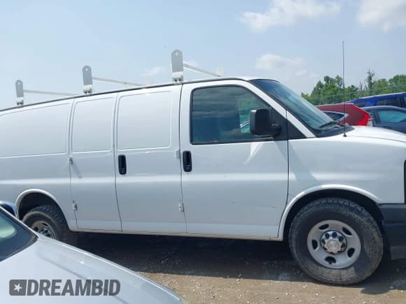 ✅ 2017 Chevrolet Express Cargo • VIN: 1GCWGAFG8H1100031 • Lot: 42456795. Listed on IAAI with 243,101 mi. Free auction sales archive from the USA and detailed vehicle history report at DreamBid. Image 13.