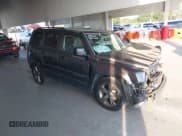 ✅ 2015 Jeep Patriot Latitude • VIN: 1C4NJPFA5FD157567 • Lot: 43719581. Wystawiony na IAAI z przebiegiem Nie podano. Bezpłatny archiwum sprzedaży aukcyjnych z USA i szczegółowy raport historii pojazdu na DreamBid. Zdjęcie 1.