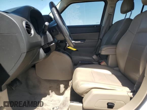 ✅ 2014 Jeep Patriot Limited • VIN: 1C4NJPCB7ED645785 • Lot: 56524305. Listed on Copart with 95,932 mi. Free auction sales archive from the USA and detailed vehicle history report at DreamBid. Image 7.