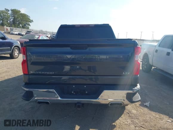 ✅ 2022 Chevrolet Silverado 1500 LTZ • VIN: 1GCUYGEL8NZ201900 • Лот: 43334436. Опубликован ранее на IAAI с пробегом 70 060 миль. Бесплатный доступ к архиву аукционных продаж из США и подробный отчёт об истории автомобиля на DreamBid. Изображение 16.