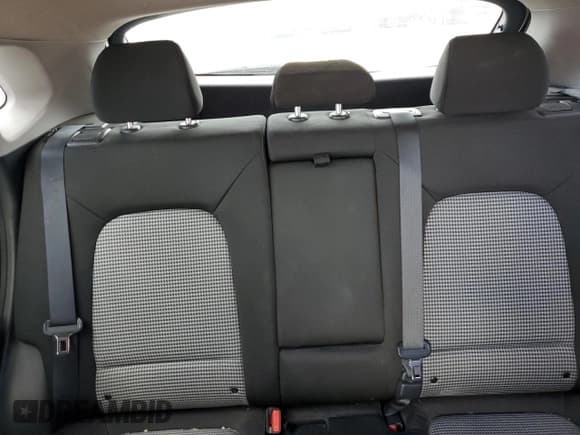 ✅ 2019 Hyundai Kona SE • VIN: KM8K12AA6KU342679 • Лот: 62879764. Опубликован ранее на Copart с пробегом 47 536 миль. Бесплатный доступ к архиву аукционных продаж из США и подробный отчёт об истории автомобиля на DreamBid. Изображение 10.