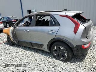 ✅ 2023 Kia Niro Wind • VIN: KNDCR3L16P5053307 • Лот: 58466774. Опубликован ранее на Copart с пробегом Не указан. Бесплатный доступ к архиву аукционных продаж из США и подробный отчёт об истории автомобиля на DreamBid. Изображение 2.