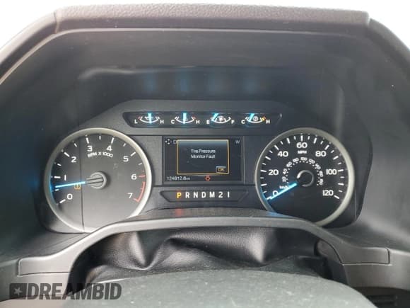 ✅ 2015 Ford F-150 XLT • VIN: 1FTEW1EG7FFA86557 • Lot: 55927575. Listed on Copart with 124,812 mi. Free auction sales archive from the USA and detailed vehicle history report at DreamBid. Image 9.