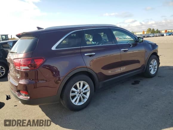 ✅ 2019 Kia Sorento LX • VIN: 5XYPG4A32KG590225 • Lot: 90308515. Wystawiony na Copart z przebiegiem 67 892 mil. Bezpłatny archiwum sprzedaży aukcyjnych z USA i szczegółowy raport historii pojazdu na DreamBid. Zdjęcie 3.