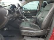 ✅ 2020 Chevrolet Traverse LT • VIN: 1GNEVHKW1LJ152950 • Lot: 65397914. Wystawiony na Copart z przebiegiem 107 791 mil. Bezpłatny archiwum sprzedaży aukcyjnych z USA i szczegółowy raport historii pojazdu na DreamBid. Zdjęcie 7.