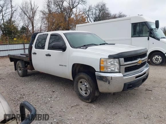 ✅ 2010 Chevrolet Silverado 2500HD Work Truck • VIN: 1GC4KVBG4AF141364 • Лот: 43751303. Опубликован ранее на IAAI с пробегом 301 215 миль. Бесплатный доступ к архиву аукционных продаж из США и подробный отчёт об истории автомобиля на DreamBid. Изображение 1.
