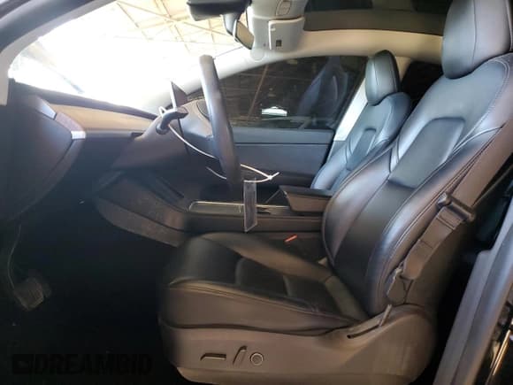 ✅ 2021 Tesla Model Y Long Range • VIN: 5YJYGDEE5MF217934 • Lot: 90653715. Wystawiony na Copart z przebiegiem 122 118 mil. Bezpłatny archiwum sprzedaży aukcyjnych z USA i szczegółowy raport historii pojazdu na DreamBid. Zdjęcie 7.