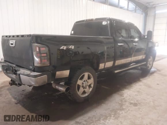 ✅ 2012 Chevrolet Silverado 2500HD LTZ • VIN: 1GC1KYC84CF117337 • Lot: 42709285. Listed on IAAI with 325,476 mi. Free auction sales archive from the USA and detailed vehicle history report at DreamBid. Image 4.