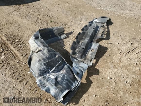 ✅ 2015 Toyota Sienna L • VIN: 5TDZK3DC2FS684711 • Lot: 82234665. Listed on Copart with Not provided. Free auction sales archive from the USA and detailed vehicle history report at DreamBid. Image 13.