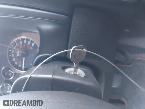 ✅ 2006 Hummer H3 • VIN: 5GTDN136268112147 • Lot: 43534253. Wystawiony na IAAI z przebiegiem 160 566 mil. Bezpłatny archiwum sprzedaży aukcyjnych z USA i szczegółowy raport historii pojazdu na DreamBid. Zdjęcie 11.