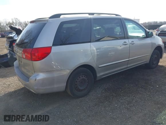 ✅ 2006 Toyota Sienna LE • VIN: 5TDZA23CX6S458365 • Lot: 43695557. Listed on IAAI with 171,139 mi. Free auction sales archive from the USA and detailed vehicle history report at DreamBid. Image 4.