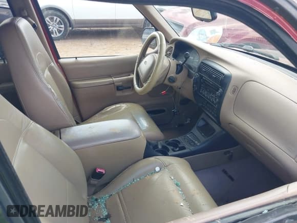 ✅ 2000 Ford Explorer Eddie Bauer • VIN: 1FMZU74E1YZA95651 • Lot: 42255311. Wystawiony na IAAI z przebiegiem 199 209 mil. Bezpłatny archiwum sprzedaży aukcyjnych z USA i szczegółowy raport historii pojazdu na DreamBid. Zdjęcie 5.