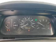 ✅ 2000 Toyota Camry LE • VIN: JT2BG22K9Y0507630 • Lot: 93785735. Wystawiony na Copart z przebiegiem 179 557 mil. Bezpłatny archiwum sprzedaży aukcyjnych z USA i szczegółowy raport historii pojazdu na DreamBid. Zdjęcie 9.