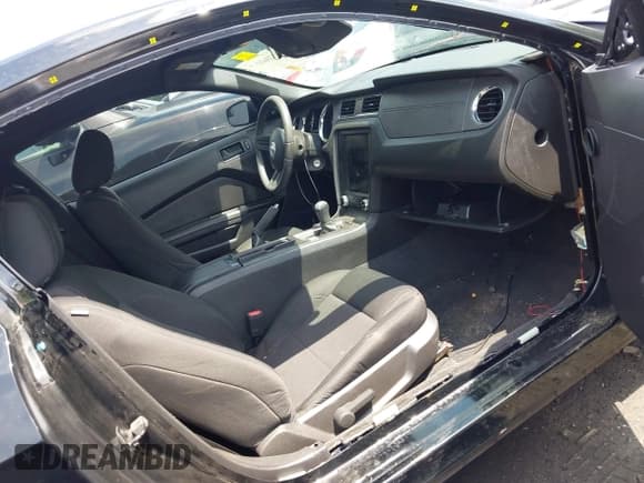 ✅ 2011 Ford Mustang V6 • VIN: 1ZVBP8AM5B5143338 • Lot: 42161117. Listed on IAAI with 143,635 mi. Free auction sales archive from the USA and detailed vehicle history report at DreamBid. Image 5.