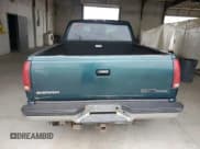 ✅ 1995 GMC Sierra 1500 • VIN: 2GTEC19K2S1558740 • Lot: 69398185. Wystawiony na Copart z przebiegiem 386 899 mil. Bezpłatny archiwum sprzedaży aukcyjnych z USA i szczegółowy raport historii pojazdu na DreamBid. Zdjęcie 6.