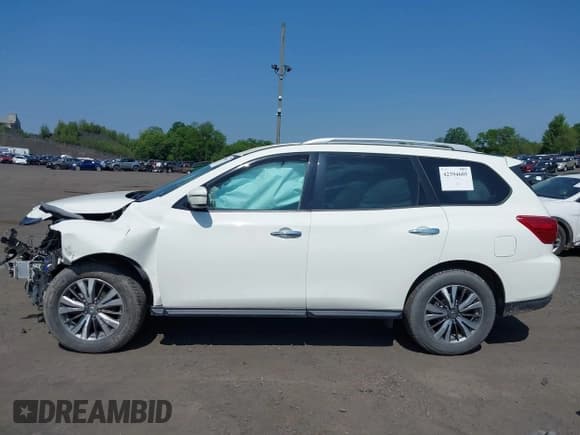 ✅ 2019 Nissan Pathfinder S • VIN: 5N1DR2MM7KC646276 • Lot: 42394605. Listed on IAAI with 75,708 mi. Free auction sales archive from the USA and detailed vehicle history report at DreamBid. Image 14.