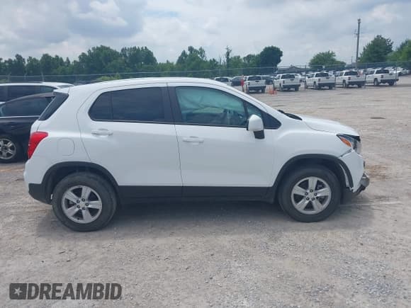 ✅ 2022 Chevrolet Trax LS • VIN: KL7CJNSM0NB527682 • Lot: 42468268. Listed on IAAI with 36,045 mi. Free auction sales archive from the USA and detailed vehicle history report at DreamBid. Image 13.