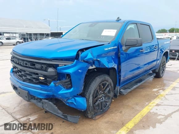 ✅ 2023 Chevrolet Silverado 1500 Custom • VIN: 1GCPABEK4PZ110427 • Lot: 42484579. Wystawiony na IAAI z przebiegiem 35 632 mil. Bezpłatny archiwum sprzedaży aukcyjnych z USA i szczegółowy raport historii pojazdu na DreamBid. Zdjęcie 2.