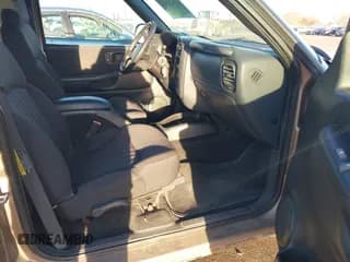 ✅ 2004 Chevrolet Blazer LS • VIN: 1GNDT13X74K143228 • Lot: 41761295. Wystawiony na IAAI z przebiegiem 149 003 mil. Bezpłatny archiwum sprzedaży aukcyjnych z USA i szczegółowy raport historii pojazdu na DreamBid. Zdjęcie 5.