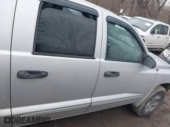 2005 Dodge Dakota Laramie with VIN 1D7HE58N05S244878, listed as a IAAI auction lot 41662513 with 171,323 mi miles and . Bid and sale history available at DreamBid. Image 13.