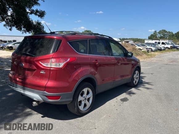 ✅ 2013 Ford Escape SE • VIN: 1FMCU9G95DUD25554 • Lot: 55523245. Wystawiony na Copart z przebiegiem Nie podano. Bezpłatny archiwum sprzedaży aukcyjnych z USA i szczegółowy raport historii pojazdu na DreamBid. Zdjęcie 4.