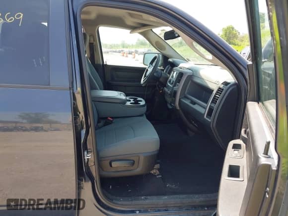 2019 Ram 1500 Tradesman with VIN 1C6RR7FG4KS624571, listed as a IAAI auction lot 42463369 with 53,065 mi miles and . Bid and sale history available at DreamBid. Image 5.