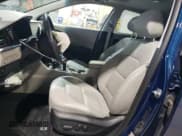 ✅ 2022 Kia Niro EX Premium • VIN: KNDCE3LC3N5490823 • Lot: 55210755. Wystawiony na Copart z przebiegiem 35 627 mil. Bezpłatny archiwum sprzedaży aukcyjnych z USA i szczegółowy raport historii pojazdu na DreamBid. Zdjęcie 7.