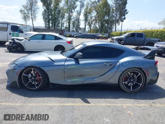 ✅ 2022 Toyota Supra 3.0 • VIN: WZ1DB0C03NW050498 • Lot: 41950538. Listed on IAAI with 42,449 mi. Free auction sales archive from the USA and detailed vehicle history report at DreamBid. Image 14.