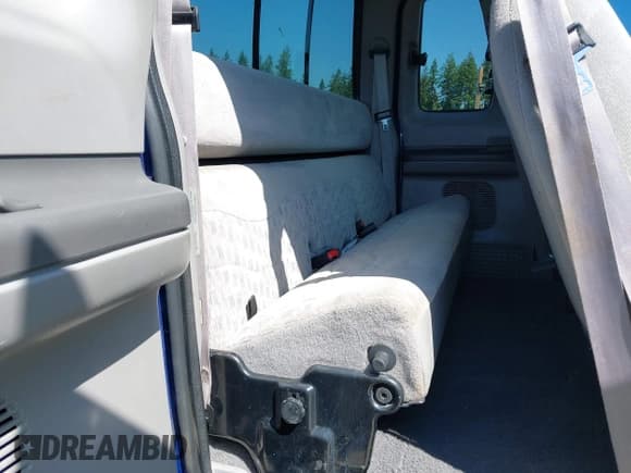 ✅ 1999 Ford F-250 XL • VIN: 1FTNX21L2XEA95499 • Lot: 42426420. Listed on IAAI with 198,965 mi. Free auction sales archive from the USA and detailed vehicle history report at DreamBid. Image 8.