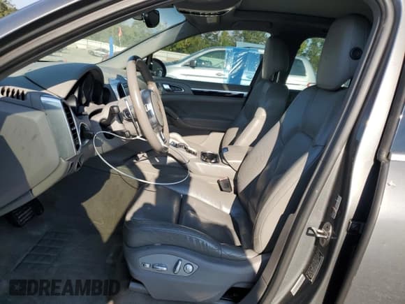 ✅ 2014 Porsche Cayenne • VIN: WP1AA2A29ELA94199 • Lot: 81448845. Wystawiony na Copart z przebiegiem 161 184 mil. Bezpłatny archiwum sprzedaży aukcyjnych z USA i szczegółowy raport historii pojazdu na DreamBid. Zdjęcie 7.