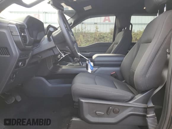 ✅ 2024 Ford F-150 XLT • VIN: 1FTEW3LP6RFA36932 • Lot: 82413815. Wystawiony na Copart z przebiegiem 33 406 mil. Bezpłatny archiwum sprzedaży aukcyjnych z USA i szczegółowy raport historii pojazdu na DreamBid. Zdjęcie 7.