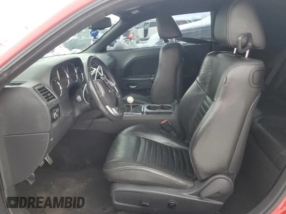 ✅ 2013 Dodge Challenger R/T • VIN: 2C3CDYBT0DH541594 • Lot: 87894265. Wystawiony na Copart z przebiegiem 136 512 mil. Bezpłatny archiwum sprzedaży aukcyjnych z USA i szczegółowy raport historii pojazdu na DreamBid. Zdjęcie 7.