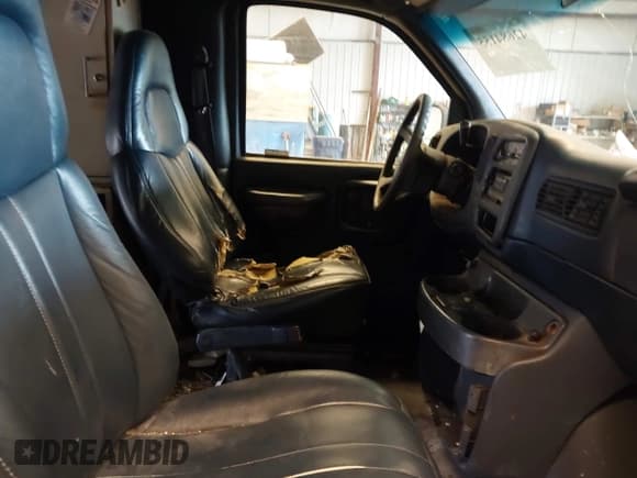 ✅ 1998 Chevrolet Chevy Van • VIN: 1GCGG25R1W1065455 • Лот: 42684155. Опубликован ранее на IAAI с пробегом 224 193 миль. Бесплатный доступ к архиву аукционных продаж из США и подробный отчёт об истории автомобиля на DreamBid. Изображение 5.