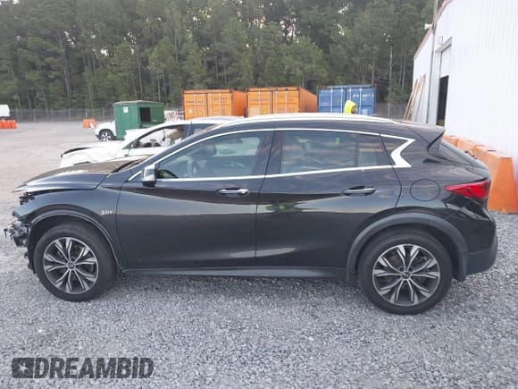 ✅ 2018 Infiniti QX30 Premium • VIN: SJKCH5CRXJA006121 • Lot: 43415226. Listed on IAAI with 101,562 mi. Free auction sales archive from the USA and detailed vehicle history report at DreamBid. Image 14.