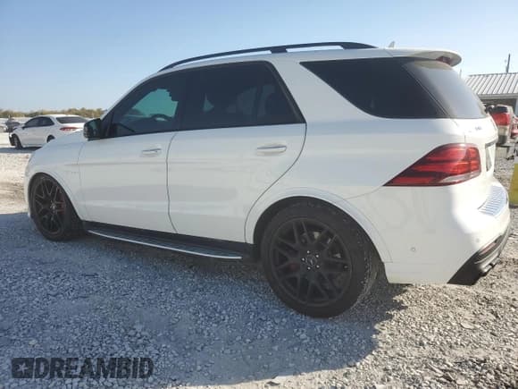 ✅ 2016 Mercedes-Benz GLE 63 S AMG • VIN: 4JGDA7FB9GA698026 • Lot: 77214434. Wystawiony na Copart z przebiegiem 82 949 mil. Bezpłatny archiwum sprzedaży aukcyjnych z USA i szczegółowy raport historii pojazdu na DreamBid. Zdjęcie 2.