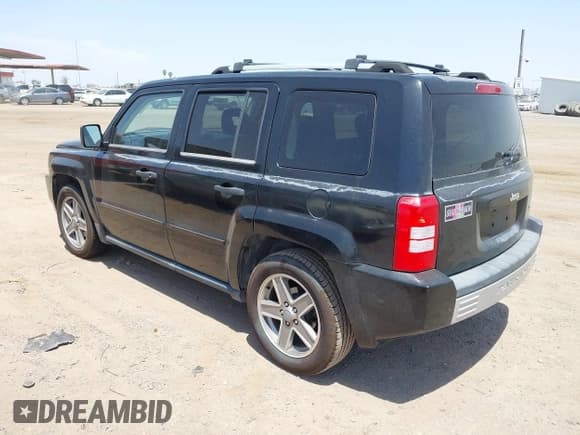 ✅ 2007 Jeep Patriot Limited • VIN: 1J8FT48W27D272448 • Lot: 42949341. Wystawiony na IAAI z przebiegiem 117 238 mil. Bezpłatny archiwum sprzedaży aukcyjnych z USA i szczegółowy raport historii pojazdu na DreamBid. Zdjęcie 3.