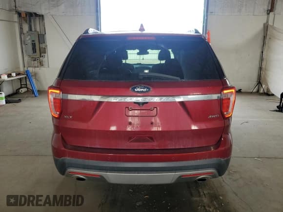 ✅ 2017 Ford Explorer XLT • VIN: 1FM5K8D81HGD83380 • Lot: 82569725. Wystawiony na Copart z przebiegiem 135 379 mil. Bezpłatny archiwum sprzedaży aukcyjnych z USA i szczegółowy raport historii pojazdu na DreamBid. Zdjęcie 6.