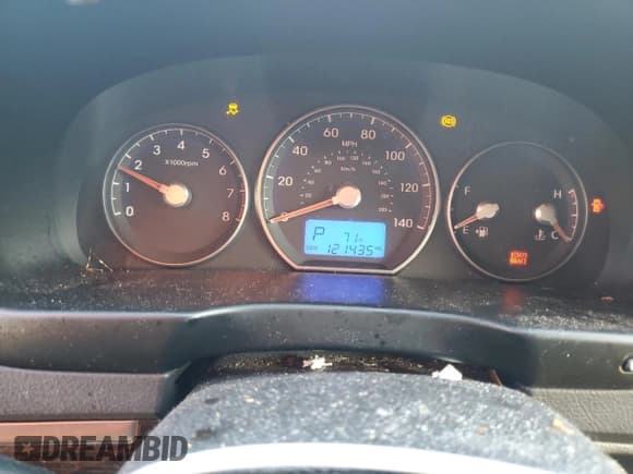 ✅ 2010 Hyundai Santa Fe SE • VIN: 5NMSH4AG2AH393103 • Lot: 81256834. Listed on Copart with 121,435 mi. Free auction sales archive from the USA and detailed vehicle history report at DreamBid. Image 9.