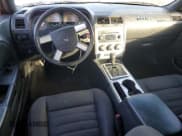 ✅ 2009 Dodge Challenger SE • VIN: 2B3LJ44V69H641073 • Lot: 81089774. Wystawiony na Copart z przebiegiem 173 632 mil. Bezpłatny archiwum sprzedaży aukcyjnych z USA i szczegółowy raport historii pojazdu na DreamBid. Zdjęcie 8.