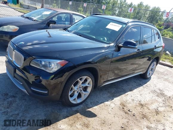 ✅ 2013 BMW X1 xDrive35i • VIN: WBAVM5C54DVV90935 • Lot: 42640554. Wystawiony na IAAI z przebiegiem 188 871 mil. Bezpłatny archiwum sprzedaży aukcyjnych z USA i szczegółowy raport historii pojazdu na DreamBid. Zdjęcie 2.