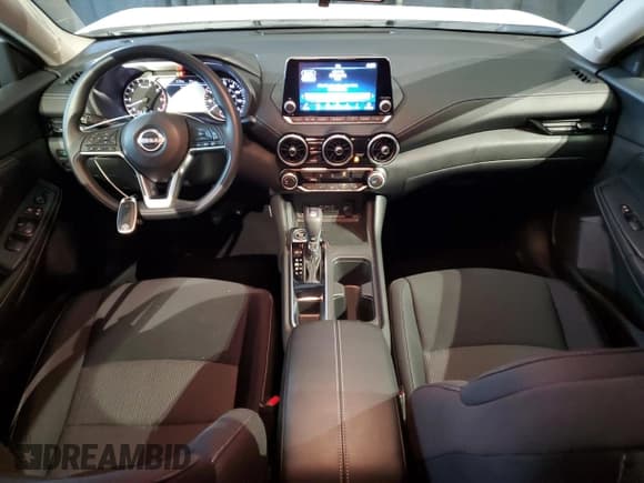 ✅ 2024 Nissan Sentra SV • VIN: 3N1AB8CV9RY297537 • Lot: 80327604. Wystawiony na Copart z przebiegiem 8 996 mil. Bezpłatny archiwum sprzedaży aukcyjnych z USA i szczegółowy raport historii pojazdu na DreamBid. Zdjęcie 8.