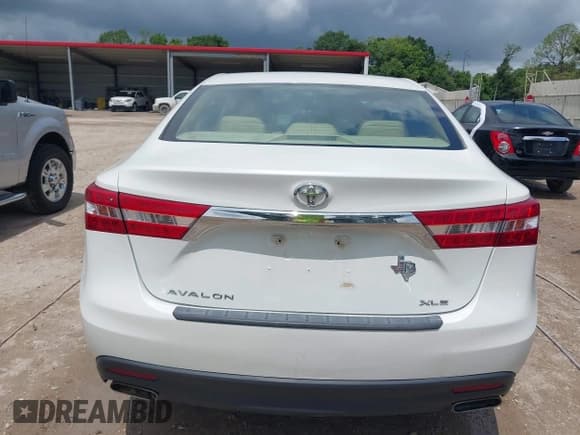 ✅ 2013 Toyota Avalon XLE • VIN: 4T1BK1EB2DU054509 • Lot: 42459191. Listed on IAAI with 173,008 mi. Free auction sales archive from the USA and detailed vehicle history report at DreamBid. Image 16.