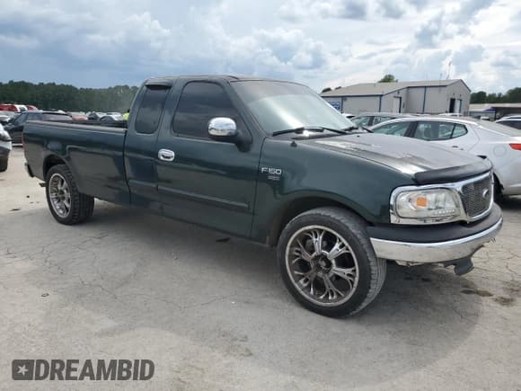 ✅ 2001 Ford F-150 XL • VIN: 2FTRX17L71CA17932 • Lot: 67893015. Listed on Copart with 283,192 mi. Free auction sales archive from the USA and detailed vehicle history report at DreamBid. Image 4.