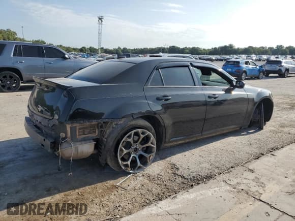 ✅ 2016 Chrysler 300 S • VIN: 2C3CCABT2GH156889 • Lot: 69154235. Listed on Copart with 106,727 mi. Free auction sales archive from the USA and detailed vehicle history report at DreamBid. Image 3.