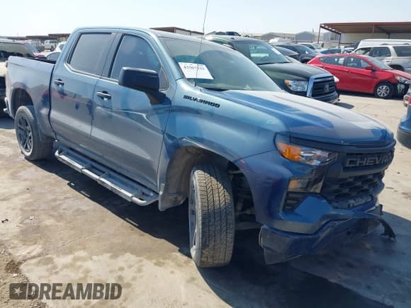 ✅ 2024 Chevrolet Silverado 1500 Custom • VIN: 3GCPABEK7RG182225 • Lot: 43367323. Wystawiony na IAAI z przebiegiem 22 339 mil. Bezpłatny archiwum sprzedaży aukcyjnych z USA i szczegółowy raport historii pojazdu na DreamBid. Zdjęcie 1.