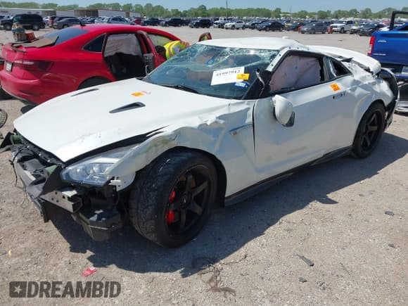 ✅ 2018 Nissan GT-R Premium • VIN: JN1AR5EF3JM710172 • Lot: 41997912. Wystawiony na IAAI z przebiegiem Nie podano. Bezpłatny archiwum sprzedaży aukcyjnych z USA i szczegółowy raport historii pojazdu na DreamBid. Zdjęcie 2.