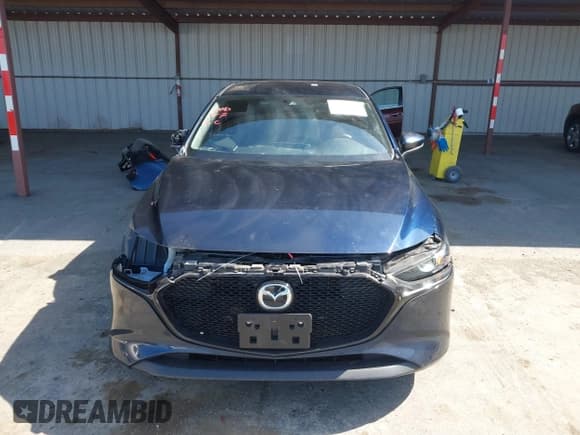 ✅ 2021 Mazda 3 Select • VIN: JM1BPBKL3M1402652 • Lot: 42208110. Listed on IAAI with 19,002 mi. Free auction sales archive from the USA and detailed vehicle history report at DreamBid. Image 13.