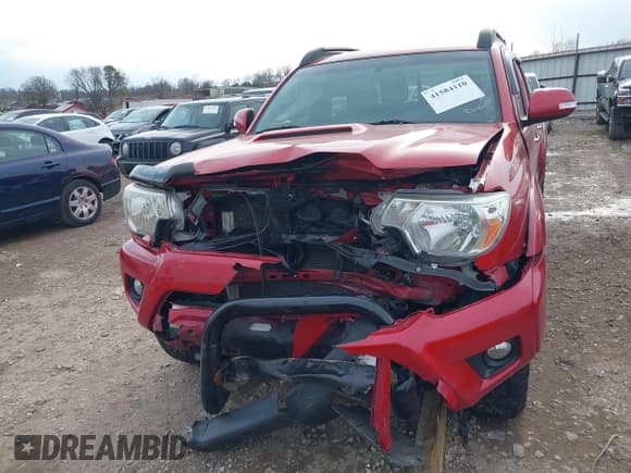 ✅ 2015 Toyota Tacoma • VIN: 3TMLU4EN8FM189953 • Лот: 41584110. Опубликован ранее на IAAI с пробегом 126 833 миль. Бесплатный доступ к архиву аукционных продаж из США и подробный отчёт об истории автомобиля на DreamBid. Изображение 6.