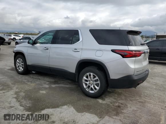 ✅ 2022 Chevrolet Traverse LS • VIN: 1GNEVFKWXNJ133045 • Lot: 45337934. Wystawiony na Copart z przebiegiem 40 186 mil. Bezpłatny archiwum sprzedaży aukcyjnych z USA i szczegółowy raport historii pojazdu na DreamBid. Zdjęcie 2.