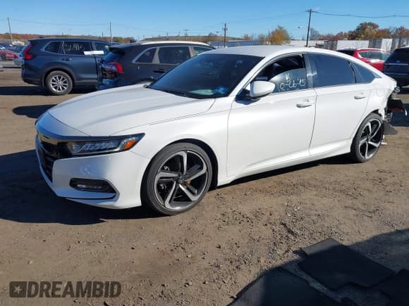 ✅ 2020 Honda Accord Sport • VIN: 1HGCV1F35LA126232 • Lot: 43615520. Wystawiony na IAAI z przebiegiem 26 317 mil. Bezpłatny archiwum sprzedaży aukcyjnych z USA i szczegółowy raport historii pojazdu na DreamBid. Zdjęcie 2.